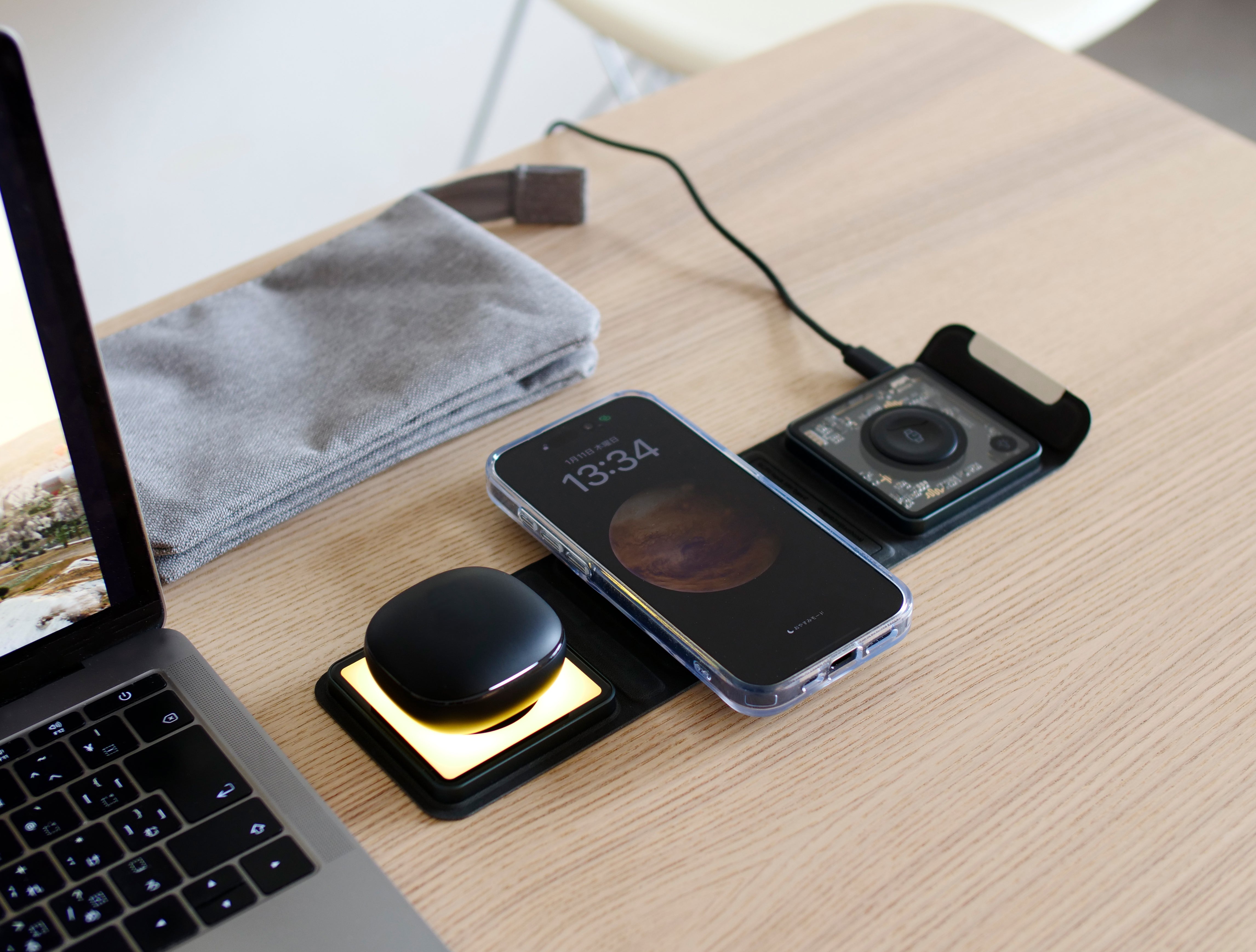 3台同時充電】折りたたみ式ワイヤレス充電器｜スマホ/ウォッチ